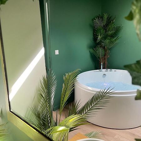 Evasion Exotique - Suite Selva - Jaccuzzi Privatif 阿棉 外观 照片